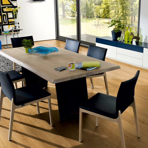 woodflor140_eiche_natur_natura_esszimmer-03-13_a4_116510022005_cmyk_copy-1100x618